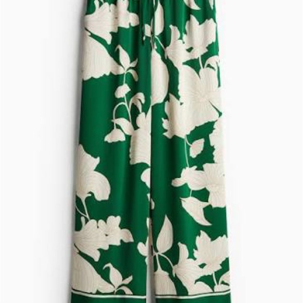 H&M Green Pants with White Leaf Pattern - Picture 10 of 12